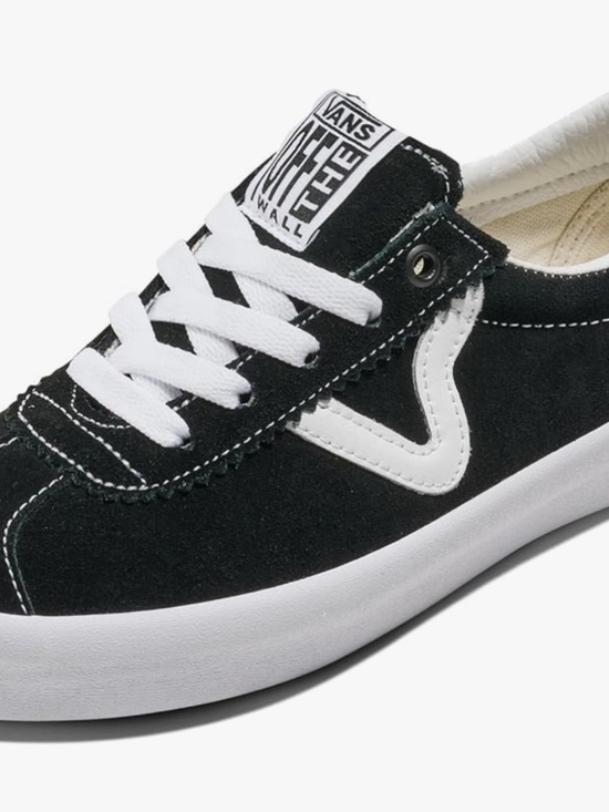 Athletic_Shoes